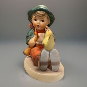 VTG Hummel Figurine “Singing Lessons” #63 Granny Core Kitsch